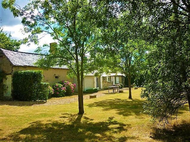 La Veillonnais Bed & Breakfast Angrie Exterior photo
